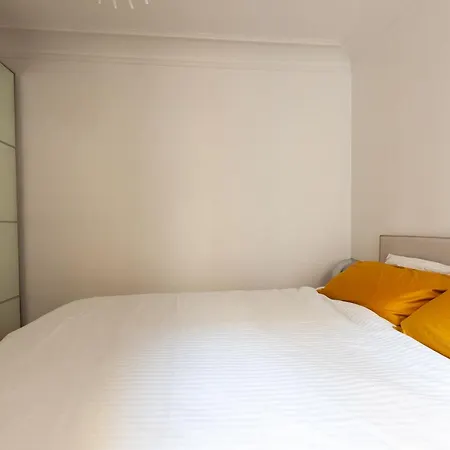 Montmartre Fully Refurbished Charming París